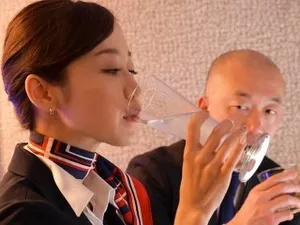 Người vợ lạnh nhạt, tôi được cô đối tác xinh đẹp rủ vào khách sạn