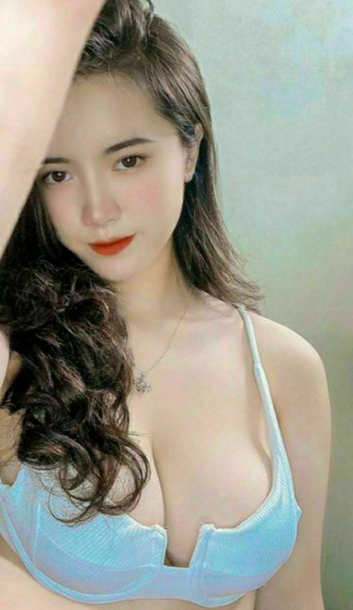Bất lực nhìn vợ bị địt ngay trước mặt